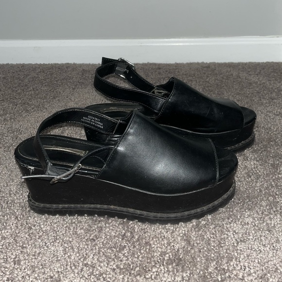 Black Platform Sandals - Picture 4 of 8